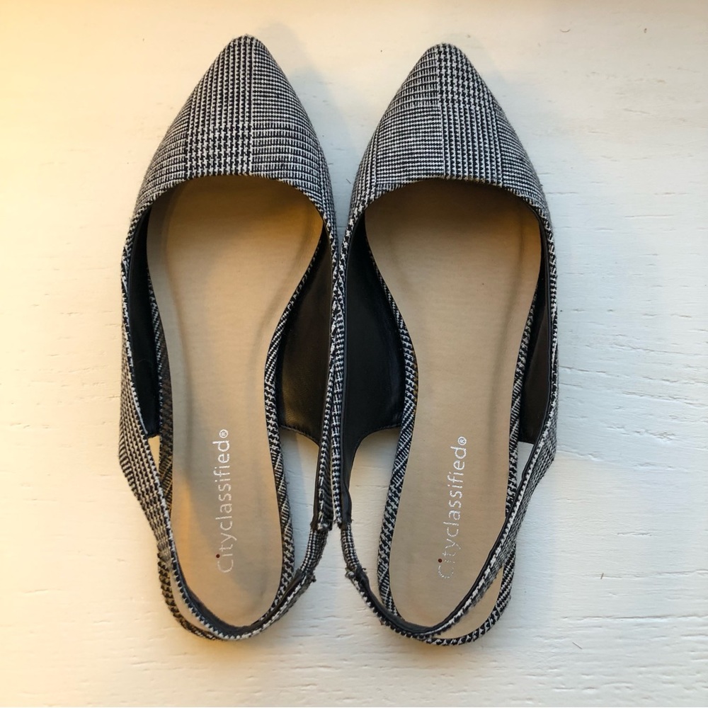 Brand New Chic B&W Pointed Slip-ons